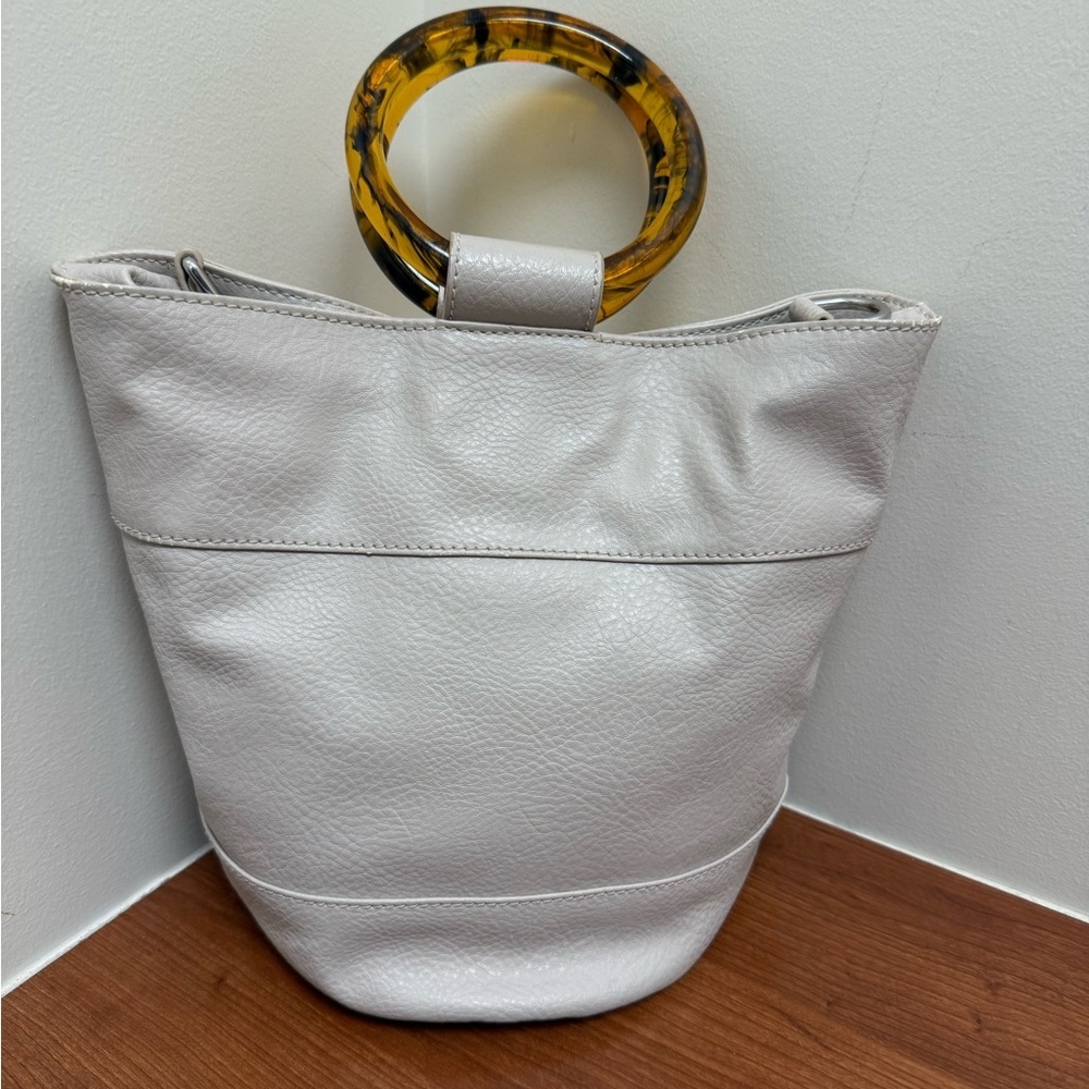 ABERCROMBIE AND FITCH NWOT BLACK BUCKET HANDBAG WITH BROWN LUCITE HANDLES - Picture 2 of 9